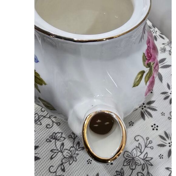 Grace Teaware Floral Teapot with Lid | White Porcelain | Gold Trim - Picture 12 of 15